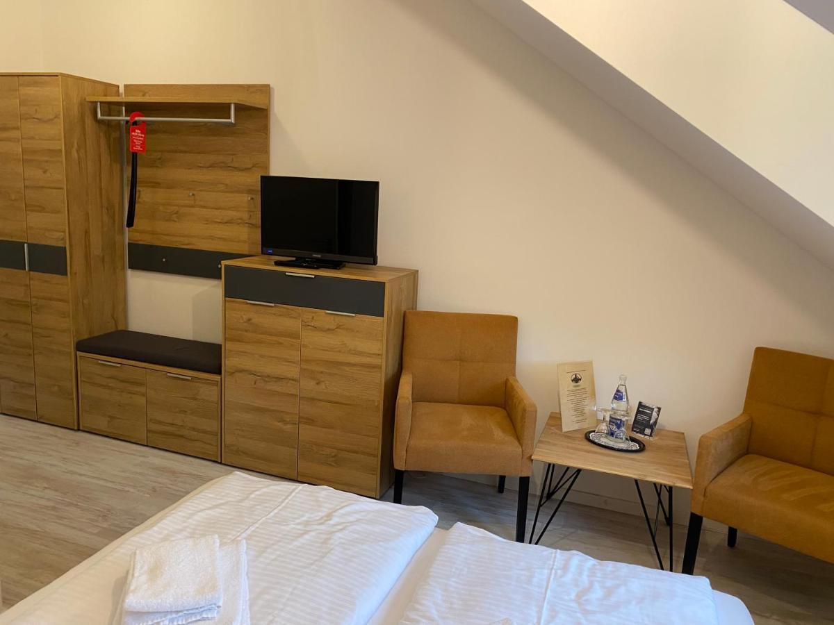 Hotel Garni Und Gaststaette Zum Holzfaeller شيارك المظهر الخارجي الصورة