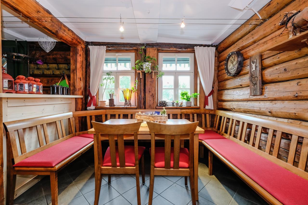 Hotel Garni Und Gaststaette Zum Holzfaeller شيارك المظهر الخارجي الصورة