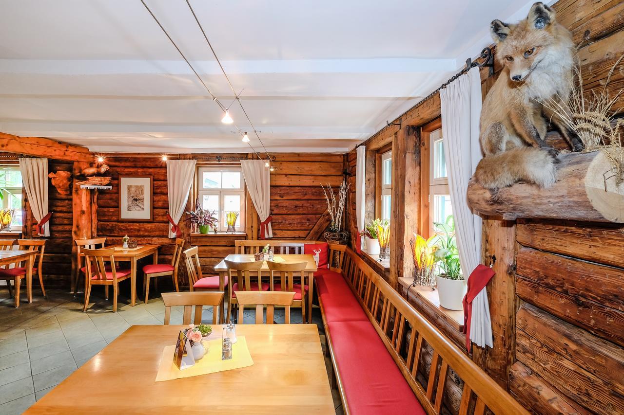 Hotel Garni Und Gaststaette Zum Holzfaeller شيارك المظهر الخارجي الصورة
